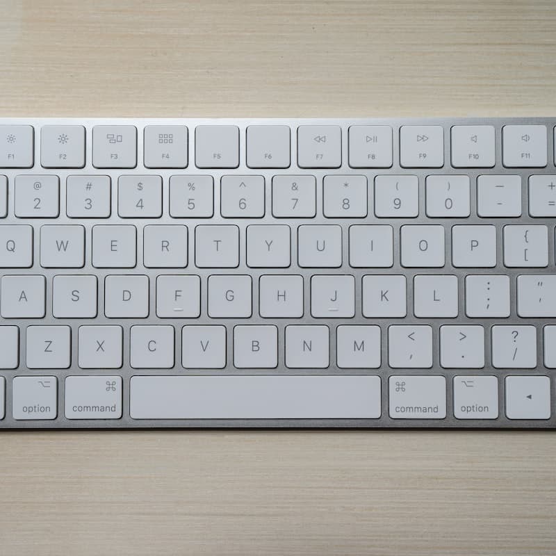Wireless Compact Keyboard, Silver/White — Pack 7
